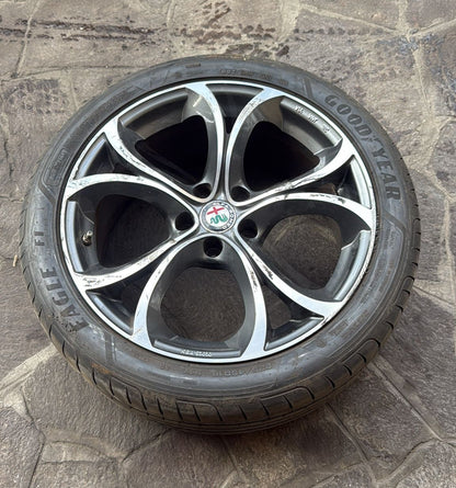 CERCHIO IN LEGA ALFA ROMEO GIULIA ( DAL 2016) ( HA QUALCHE GRAFFIO )