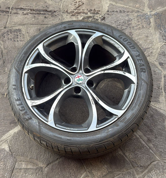 CERCHIO IN LEGA ALFA ROMEO GIULIA ( DAL 2016) ( HA QUALCHE GRAFFIO )