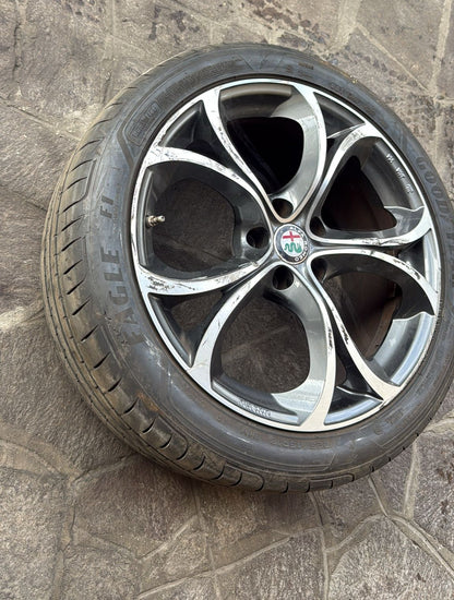 CERCHIO IN LEGA ALFA ROMEO GIULIA ( DAL 2016) ( HA QUALCHE GRAFFIO )
