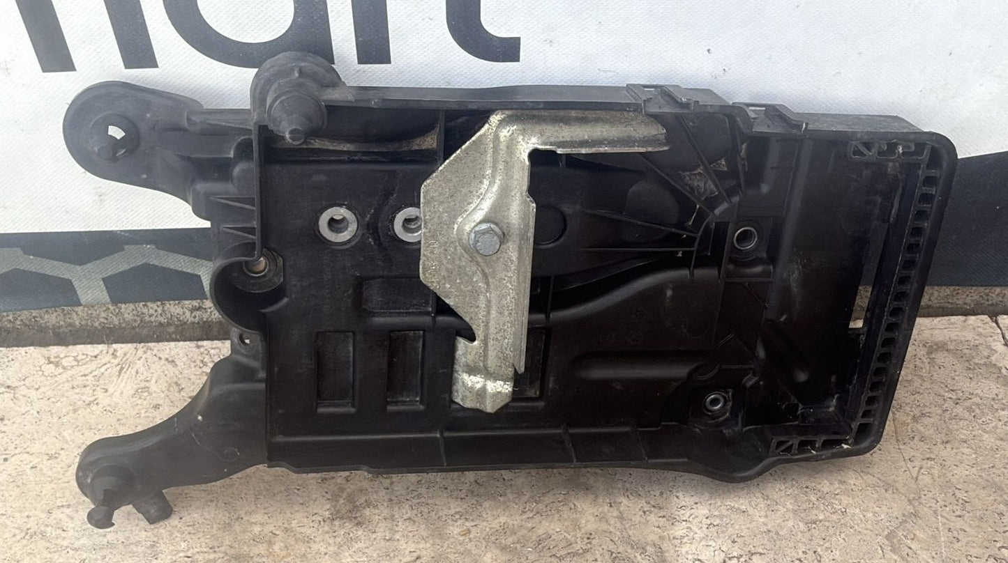 VASSOIO PORTA BATTERIA AUDI A1 2019 1.0 BENZINA COD: 2Q0915331