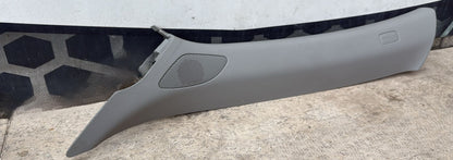 RIVESTIMENTO MONTANTE ANTERIORE SINISTRO AUDI A1 (2010-2018) COD:8X0867233A