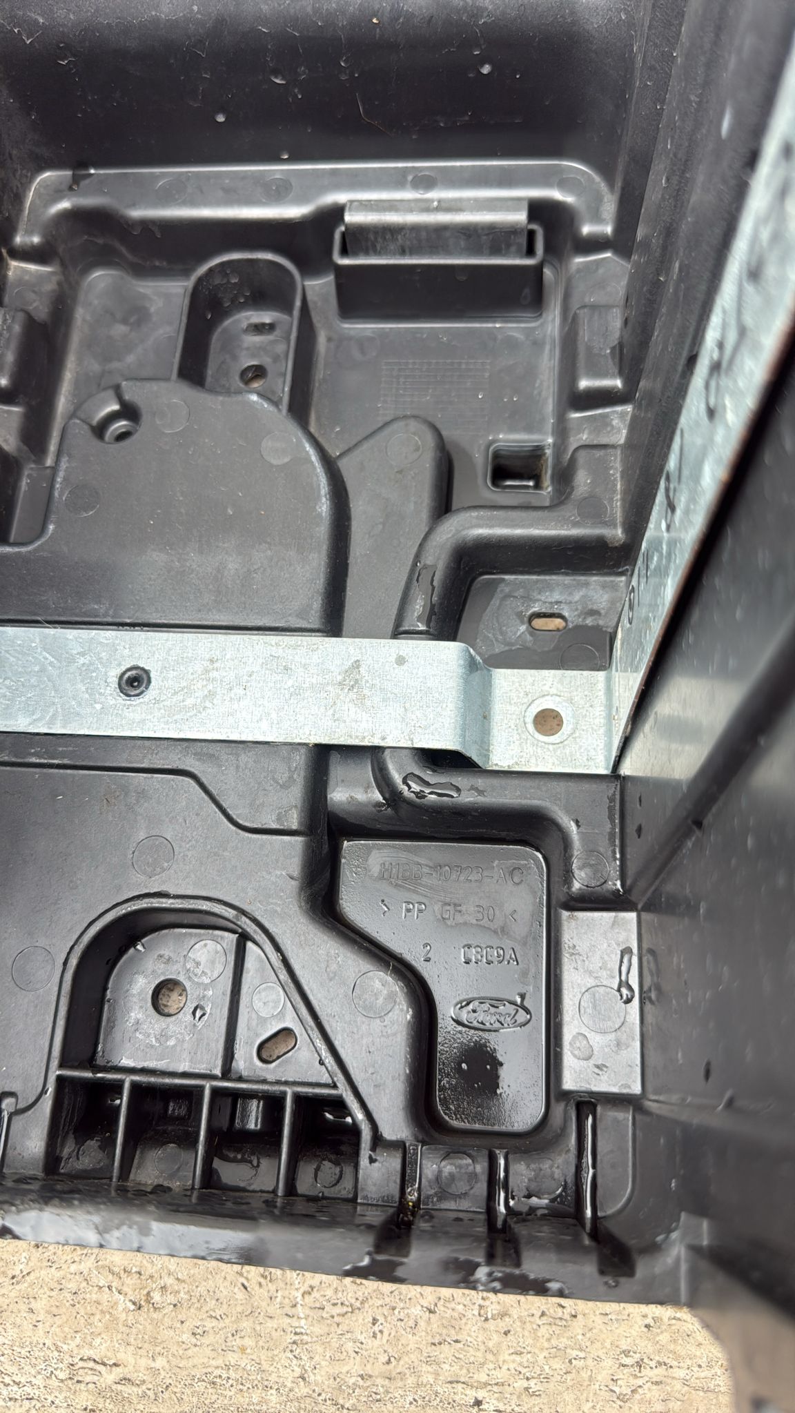 ALLOGGIO BATTERIA FORD FIESTA 7° SERIE 2018 CODICE: H1BB-10723-AC