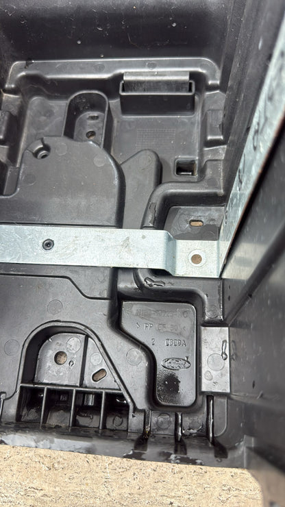 ALLOGGIO BATTERIA FORD FIESTA 7° SERIE 2018 CODICE: H1BB-10723-AC