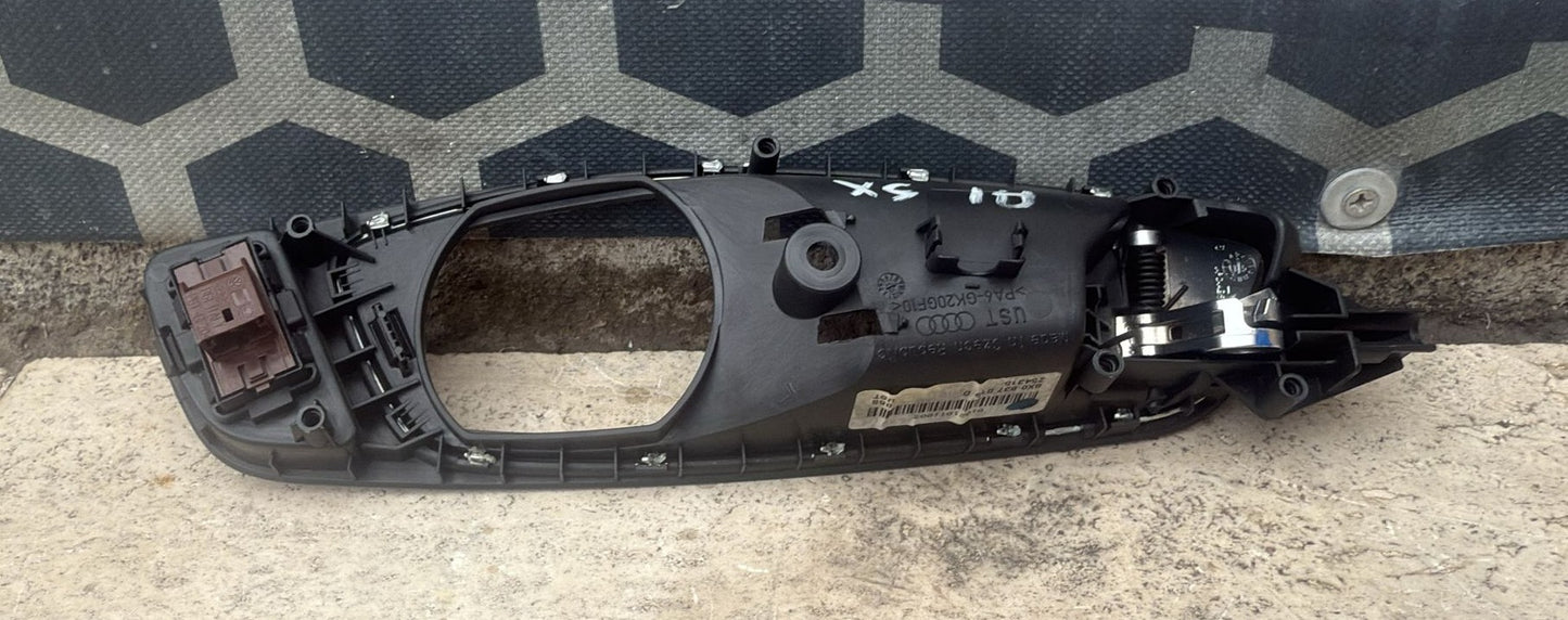 MANIGLIA PORTA INTERNA ANTERIORE SINISTRA AUDI A1 2010-2018 COD: 8X0837019D