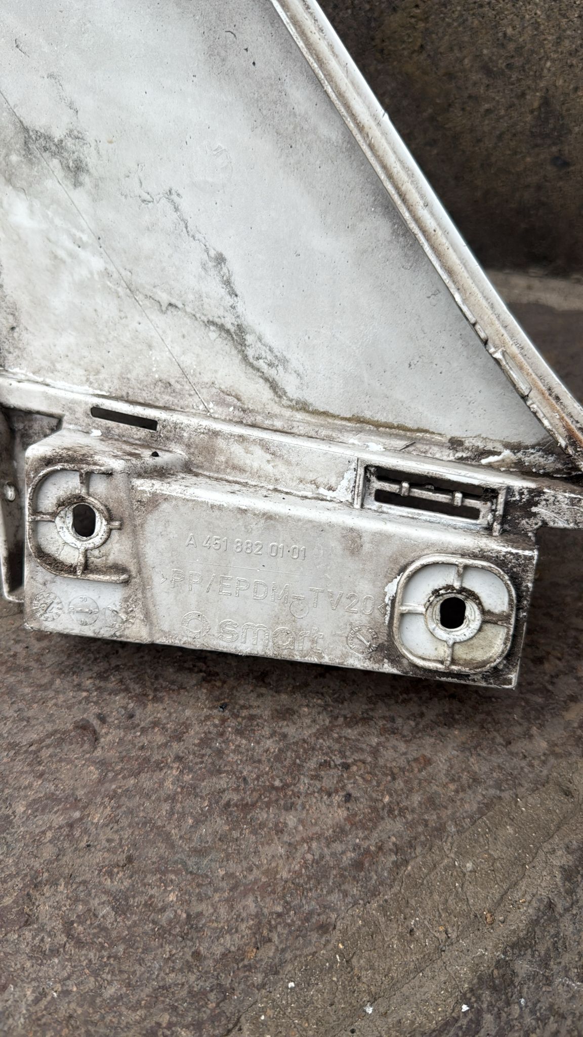 PARAFANGO POSTERIORE SINISTRO BIANCO SMART 451 2009-2015 COD: A4518820101