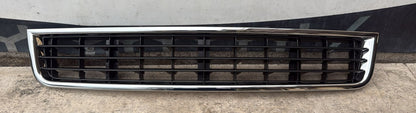 GRIGLIA PARAURTI ANTERIORE ORIGINALE AUDI A4 2000 -2004 COD: 8E0807647 NUOVA