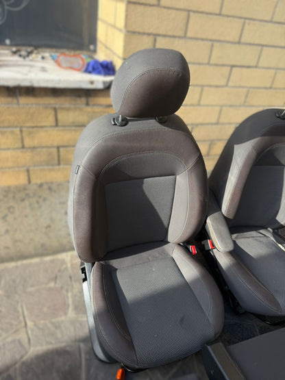 TAPPEZZERIA COMPLETA DI PANNELLI 7 POSTI FIAT DOBLO (2009-2022)