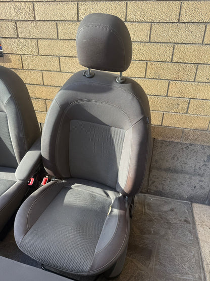 TAPPEZZERIA COMPLETA DI PANNELLI 7 POSTI FIAT DOBLO (2009-2022)