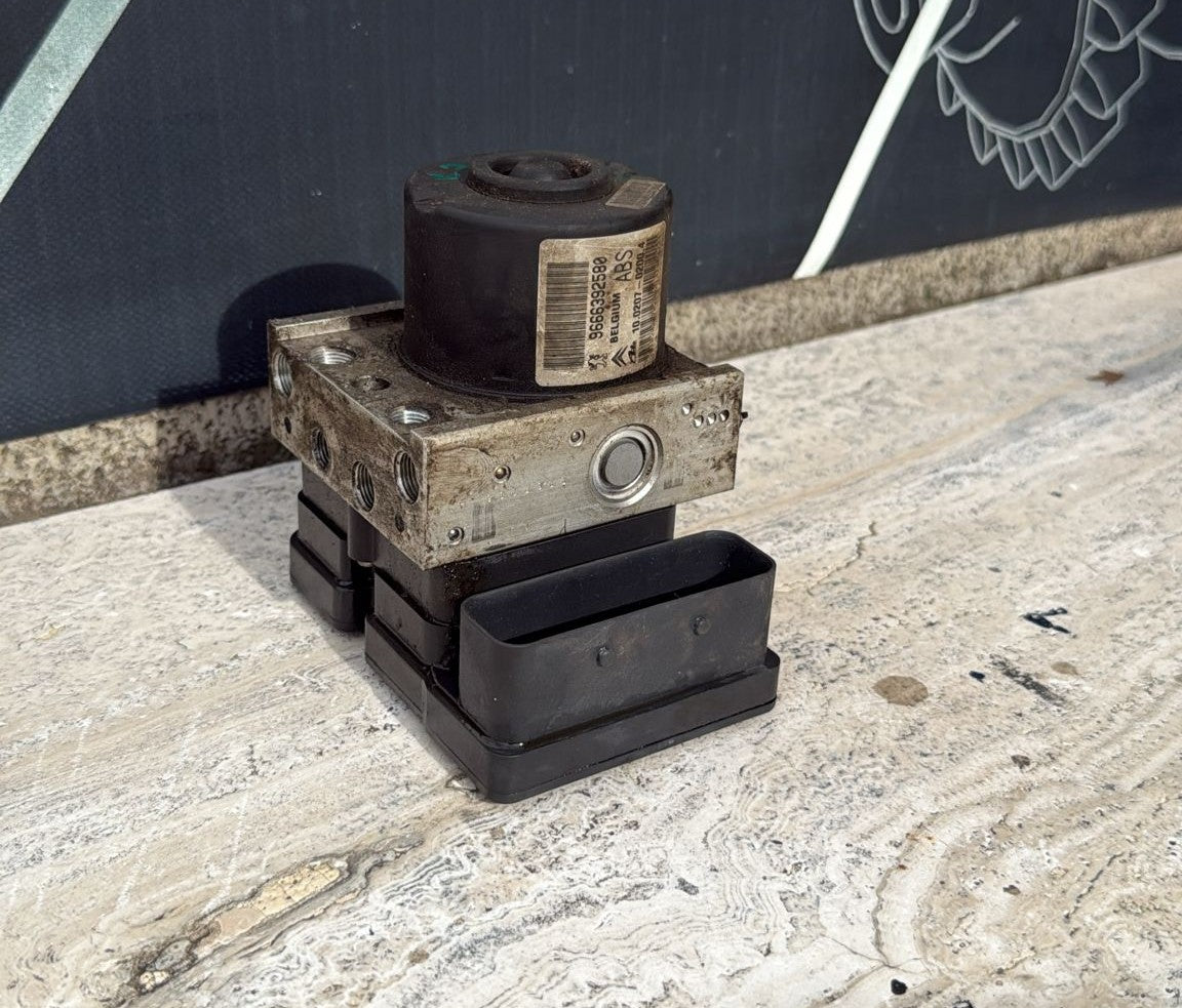 POMPA CENTRALINA ABS CITROEN C3 \  PEUGEOT 208 2009-2016 COD: 9666392580