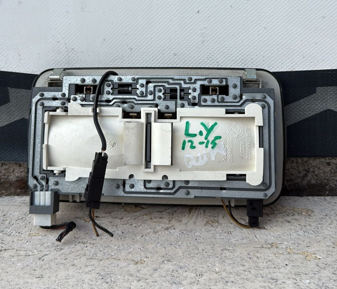 PLAFONIERA LUCE INTERNA LANCIA YPSILON 2011-2015 COD: 735244963 USATO