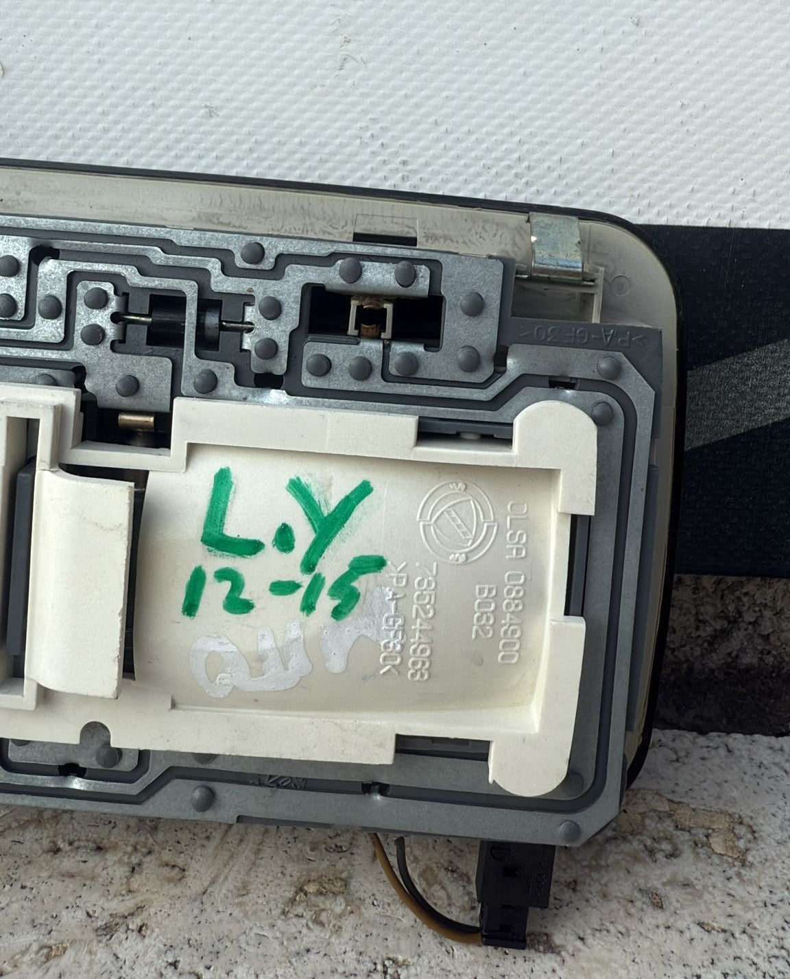 PLAFONIERA LUCE INTERNA LANCIA YPSILON 2011-2015 COD: 735244963 USATO