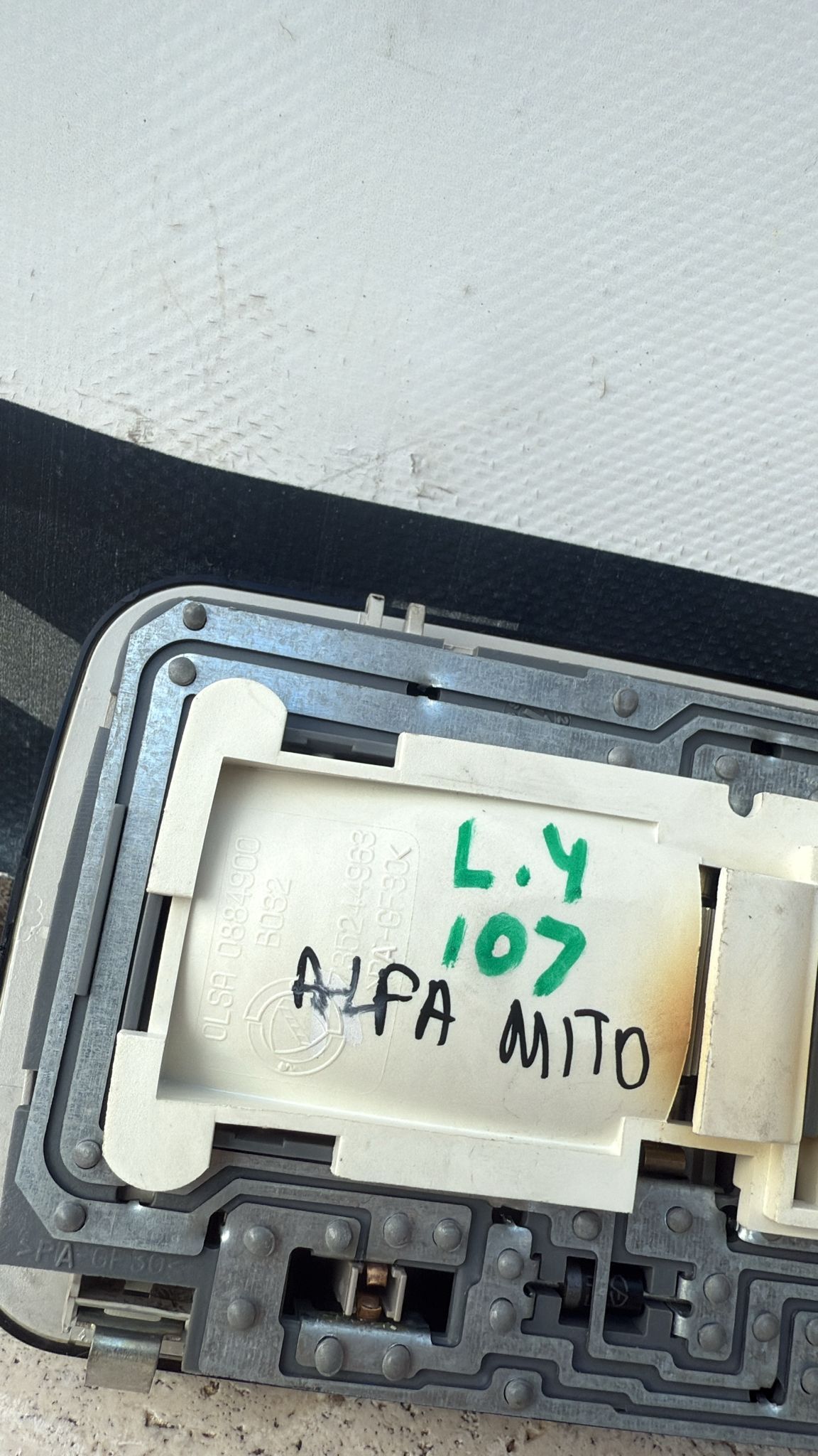 PLAFONIERA LUCE INTERNA LANCIA YPSILON\ALFA ROMEO GIULIETTA COD: 735244963