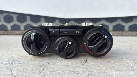 COMANDO ARIA CONDIZIONATA CLIMA PEUGEOT 208 (13-17) COD: E1063071 USATO