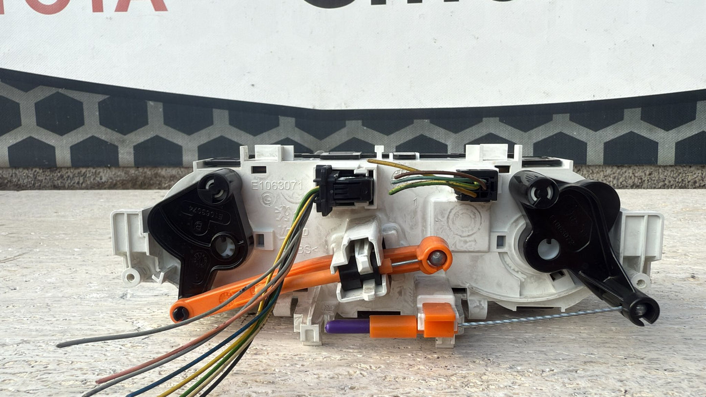 COMANDO ARIA CONDIZIONATA CLIMA PEUGEOT 208 (13-17) COD: E1063071 USATO