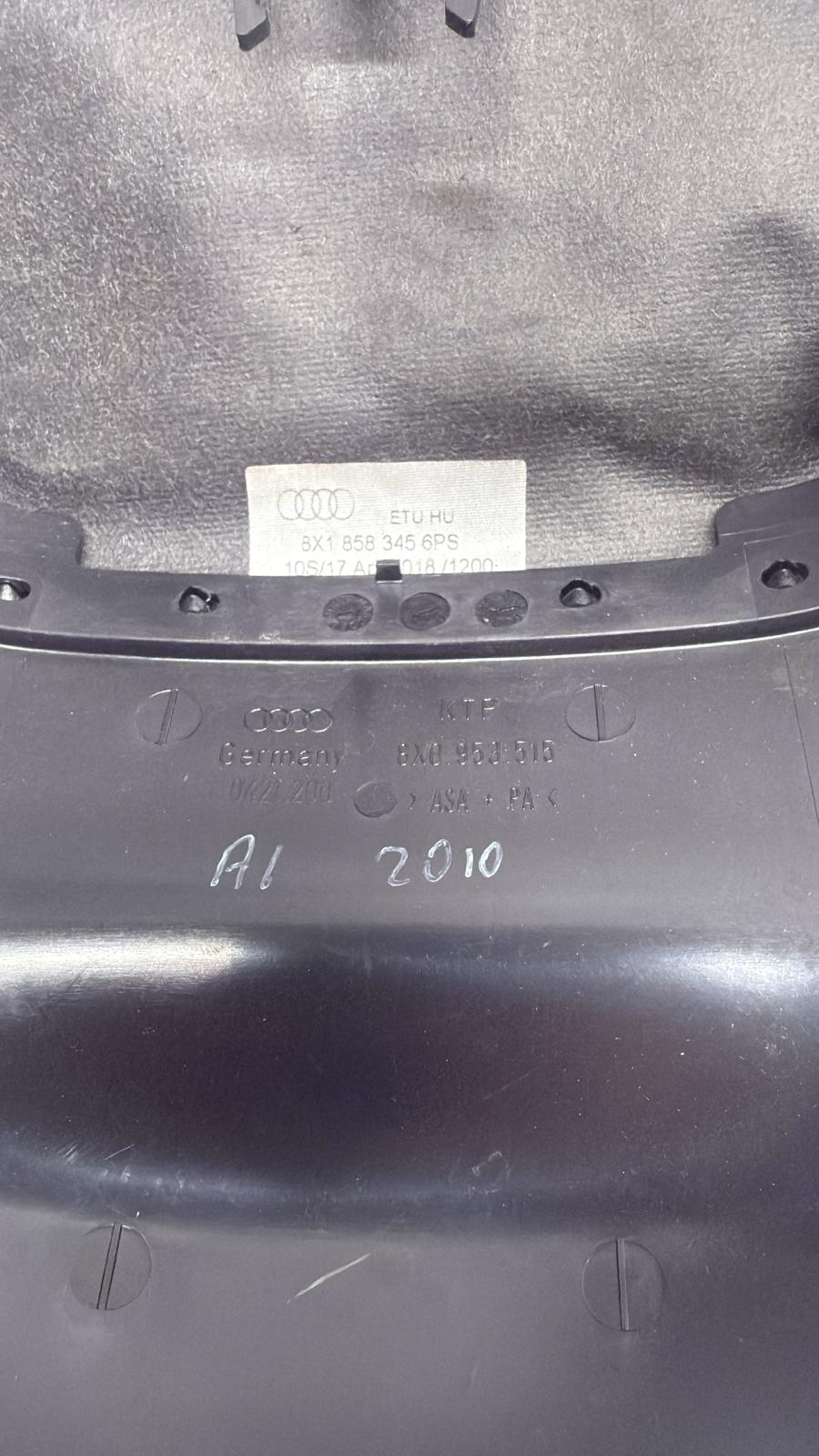 RIVESTIMENTO DEL PIANTONE DEL VOLANTE AUDI A1 2012 CODICE: 8X0953515